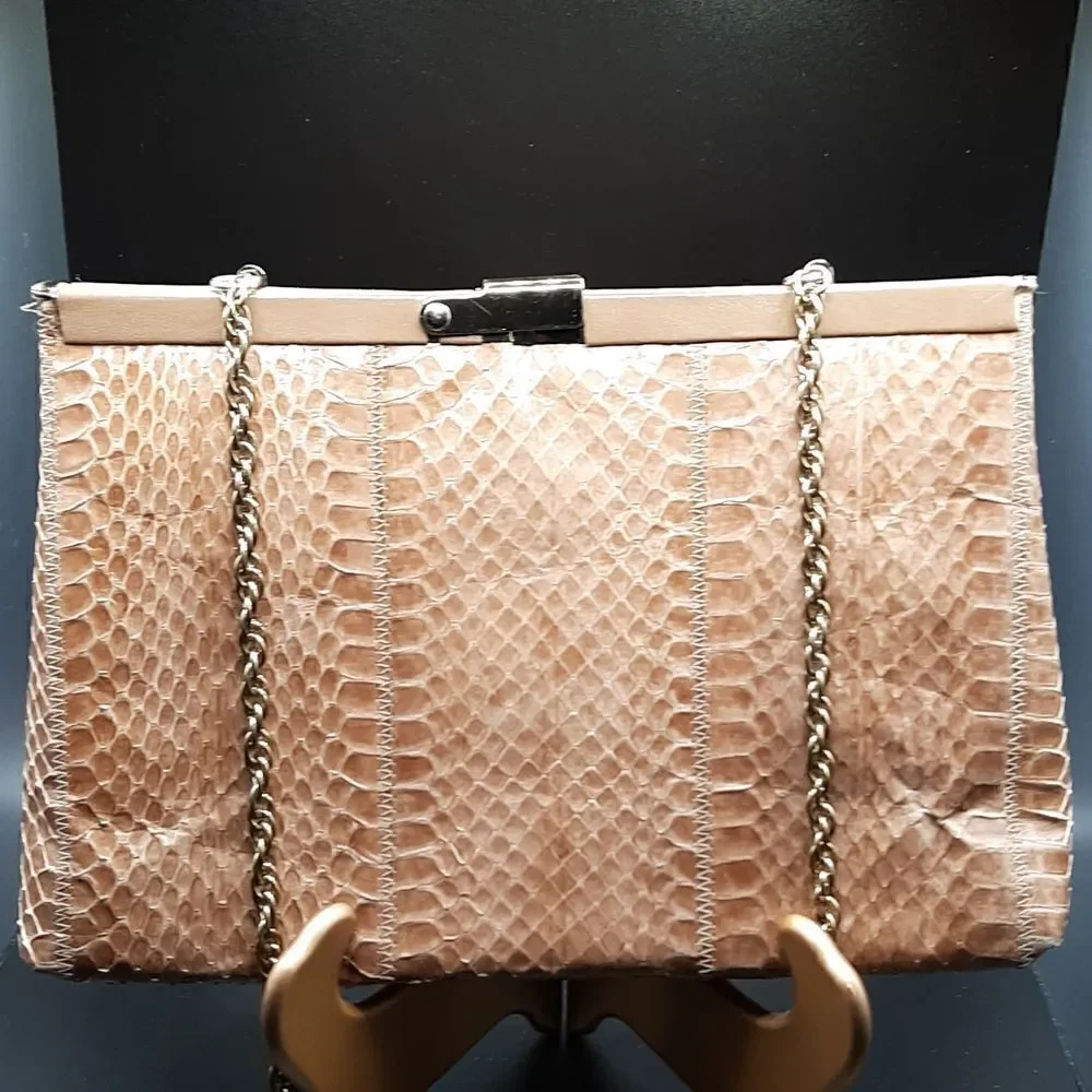 Vintage leather shoulder bag with gold chain